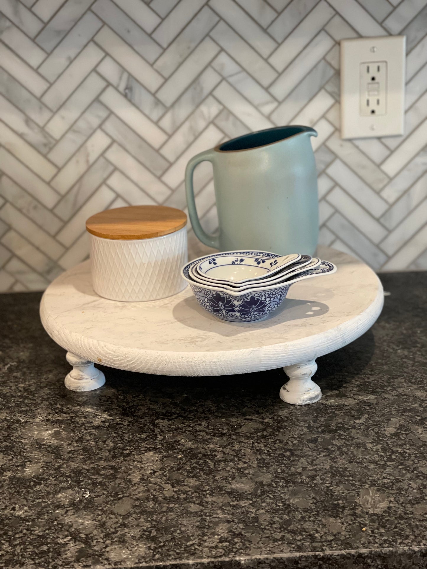 Nesting measuring cups